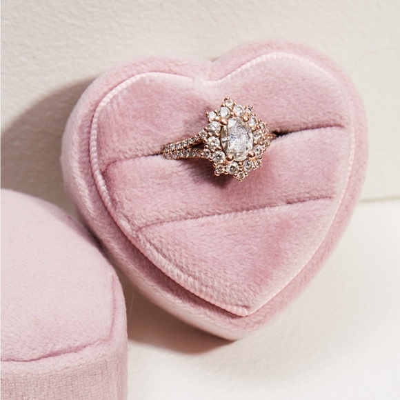 Oval Engagement Ring - Picture 2 of 7